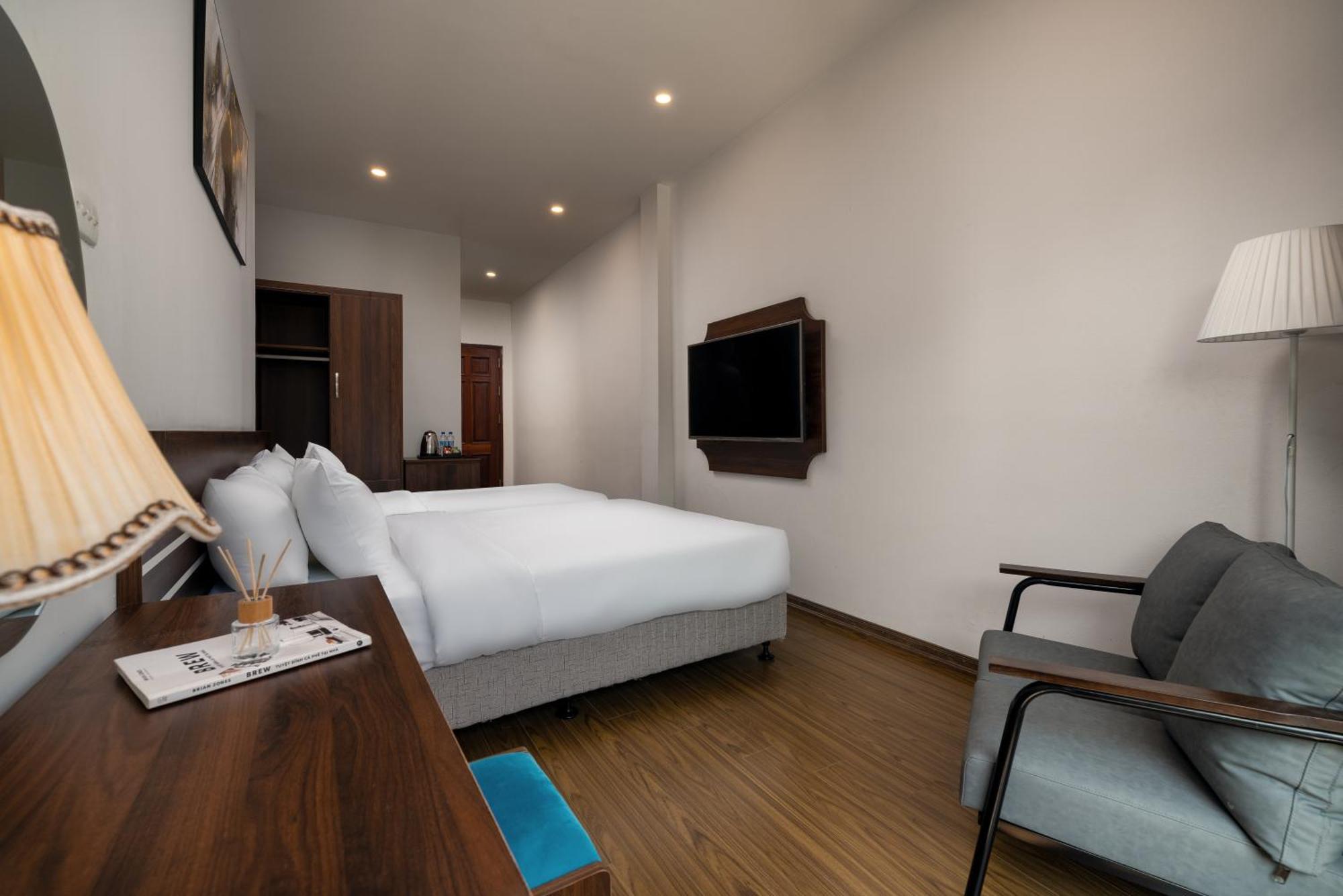 Astoria Hanoi Hotel & Travel Екстериор снимка